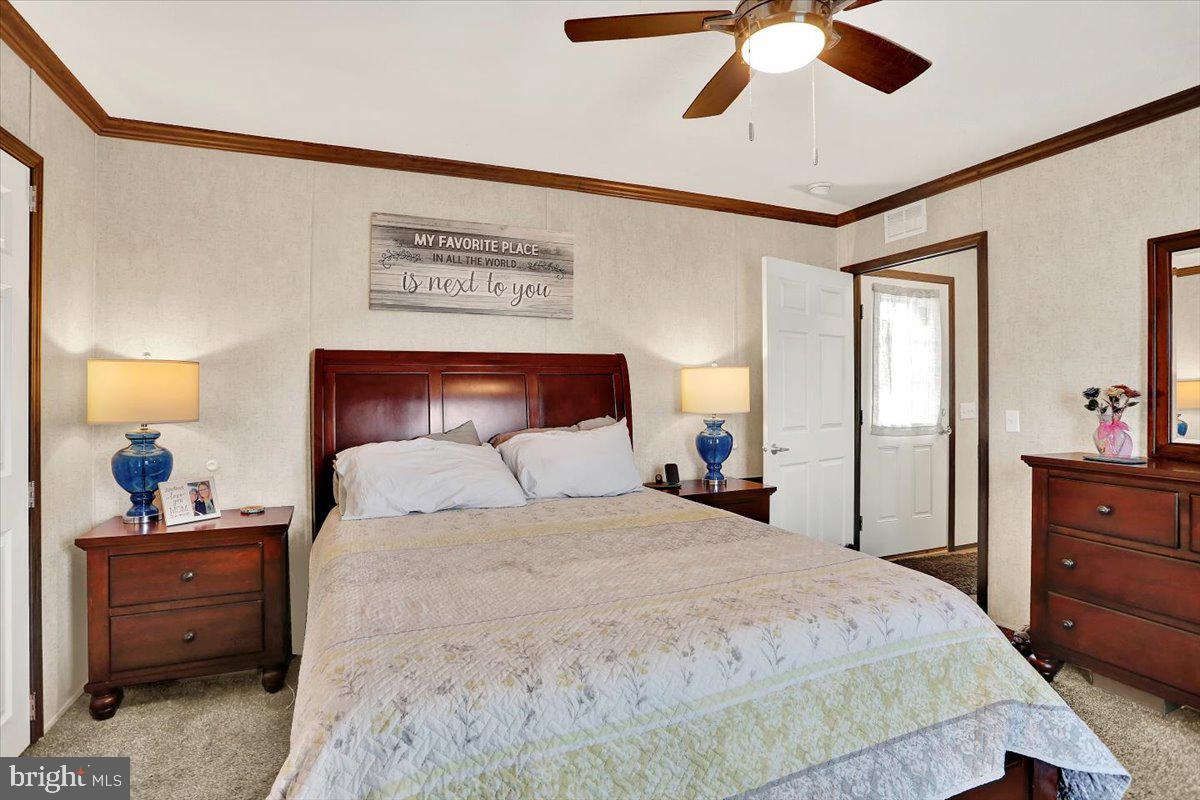 LAUREL COMMONS - Residential