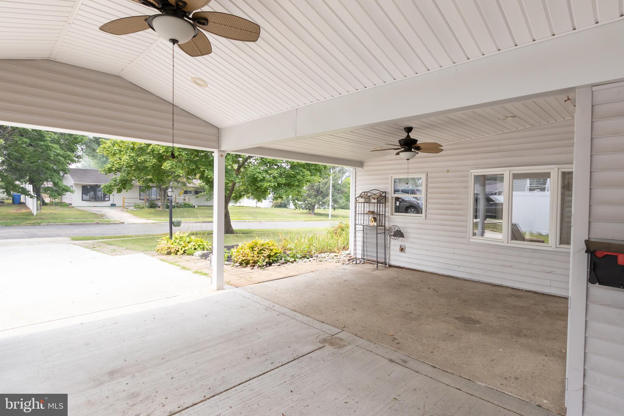 5 SWEETBRIAR LANE