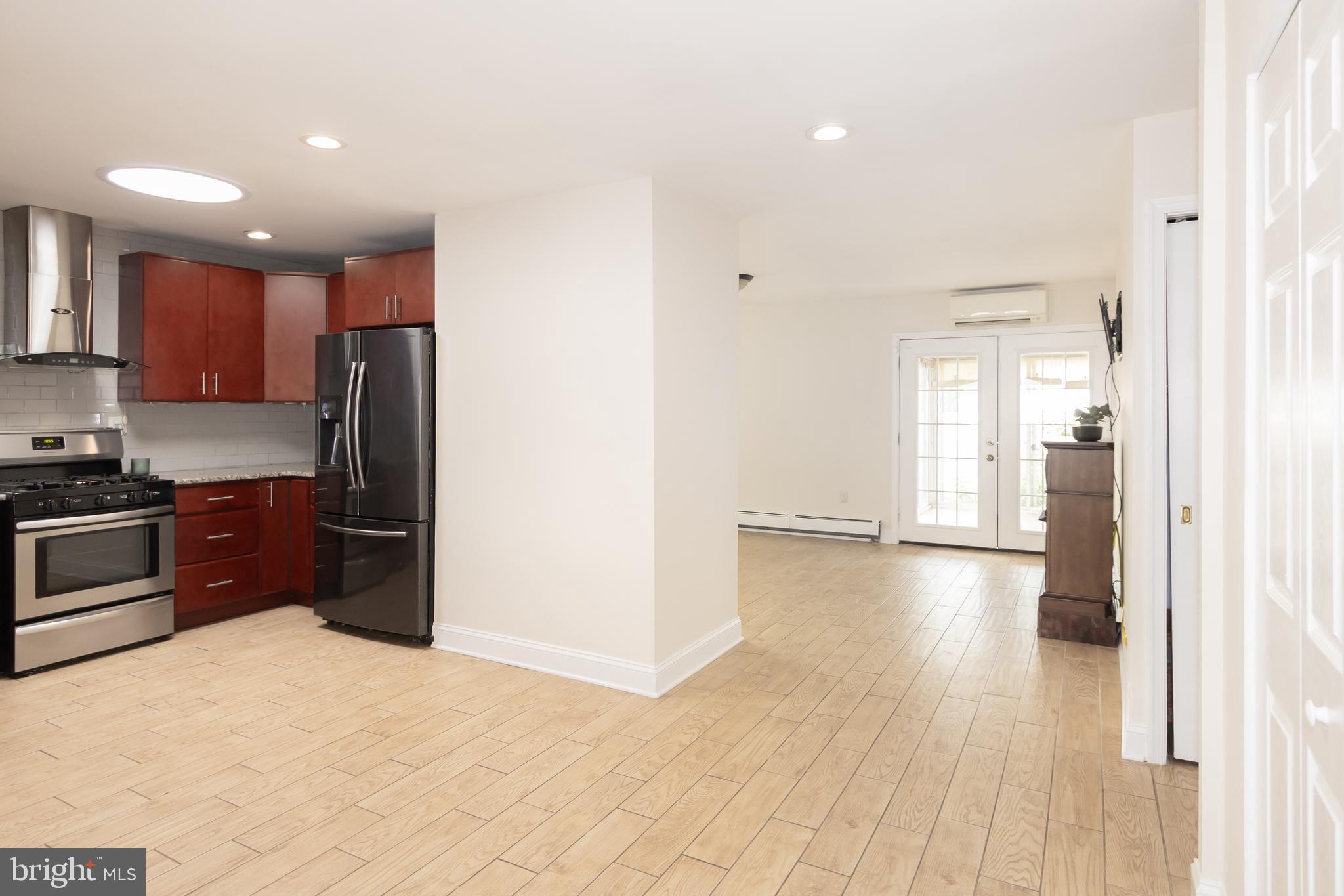 5 SWEETBRIAR LANE