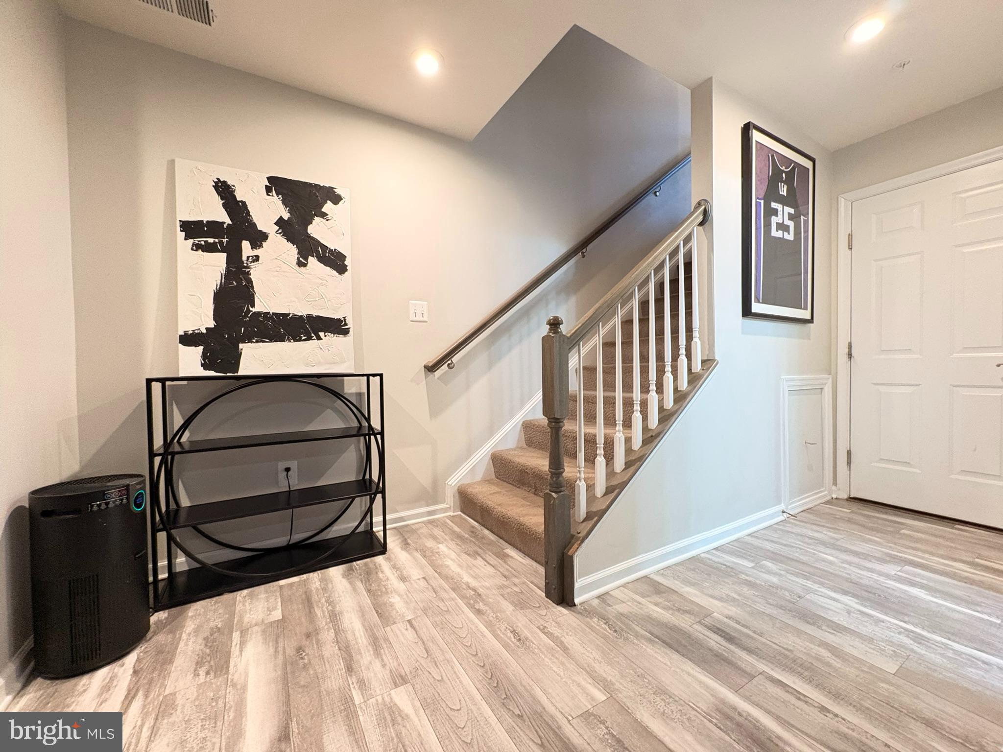 METRO POINTE - Residential