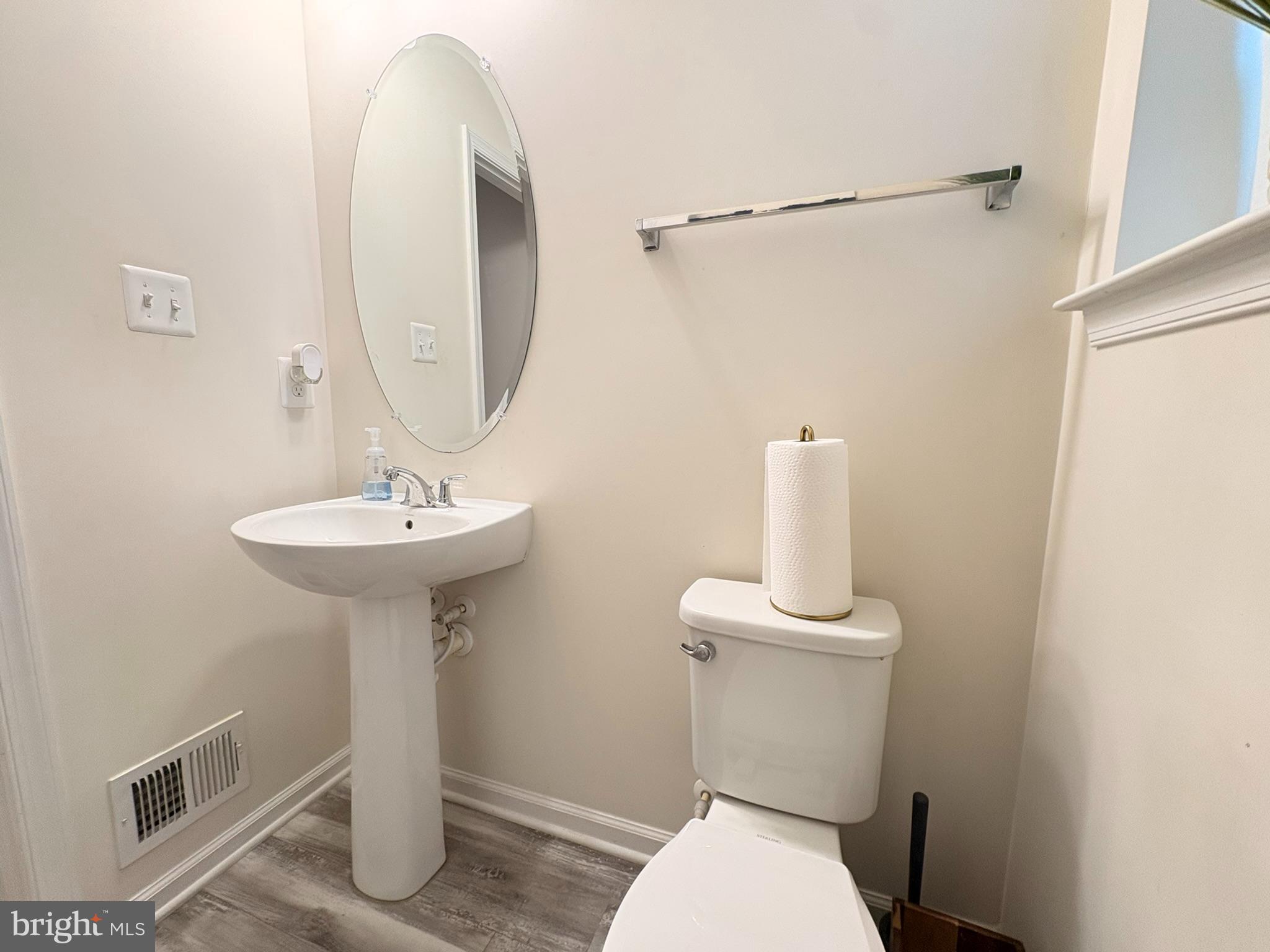 METRO POINTE - Residential