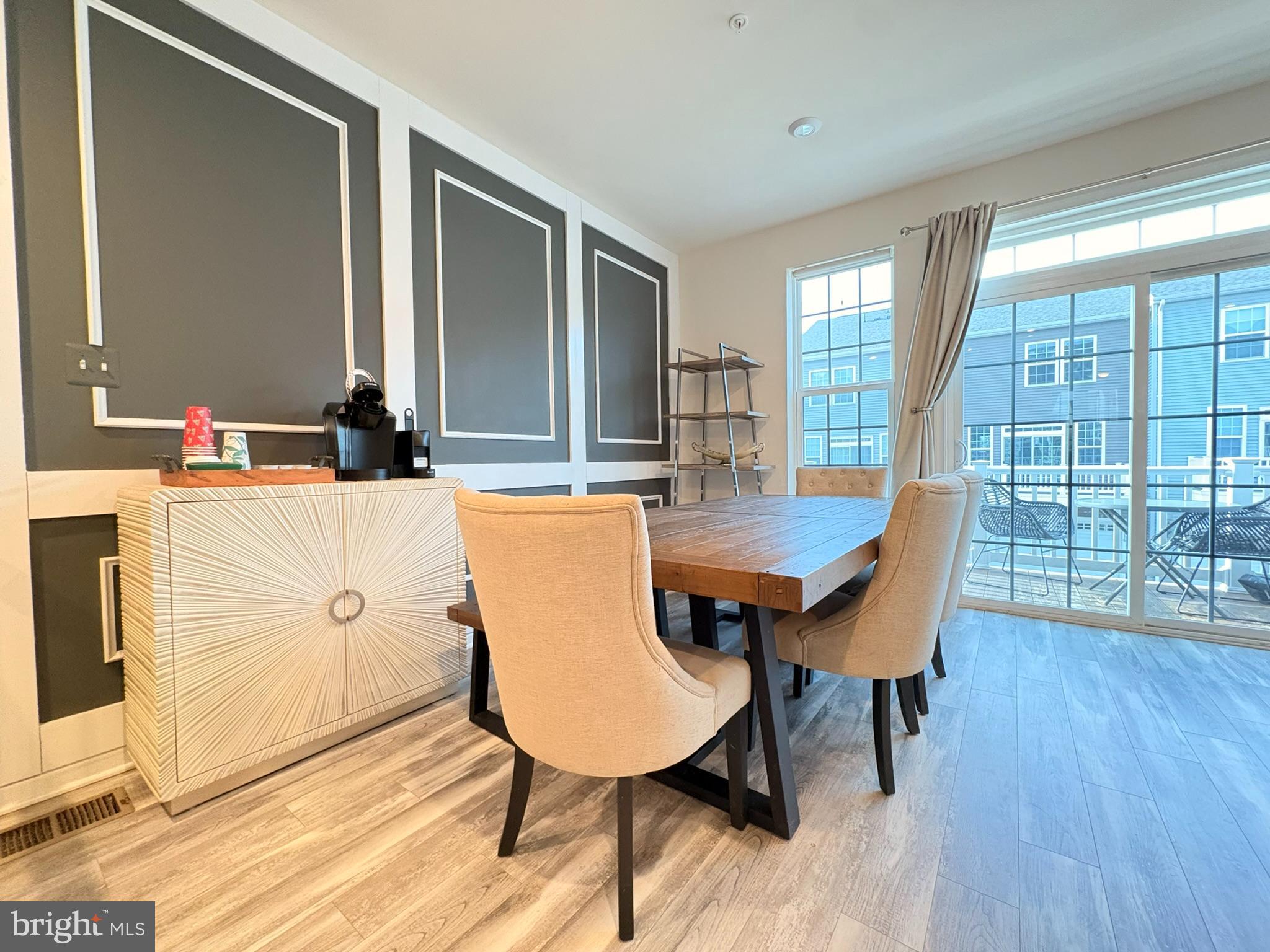 METRO POINTE - Residential