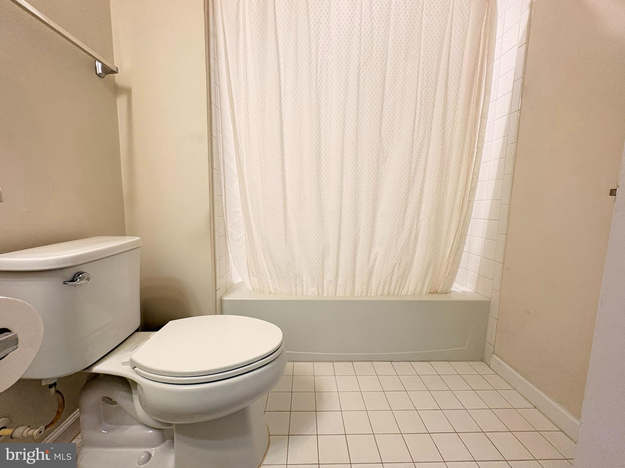 METRO POINTE - Residential