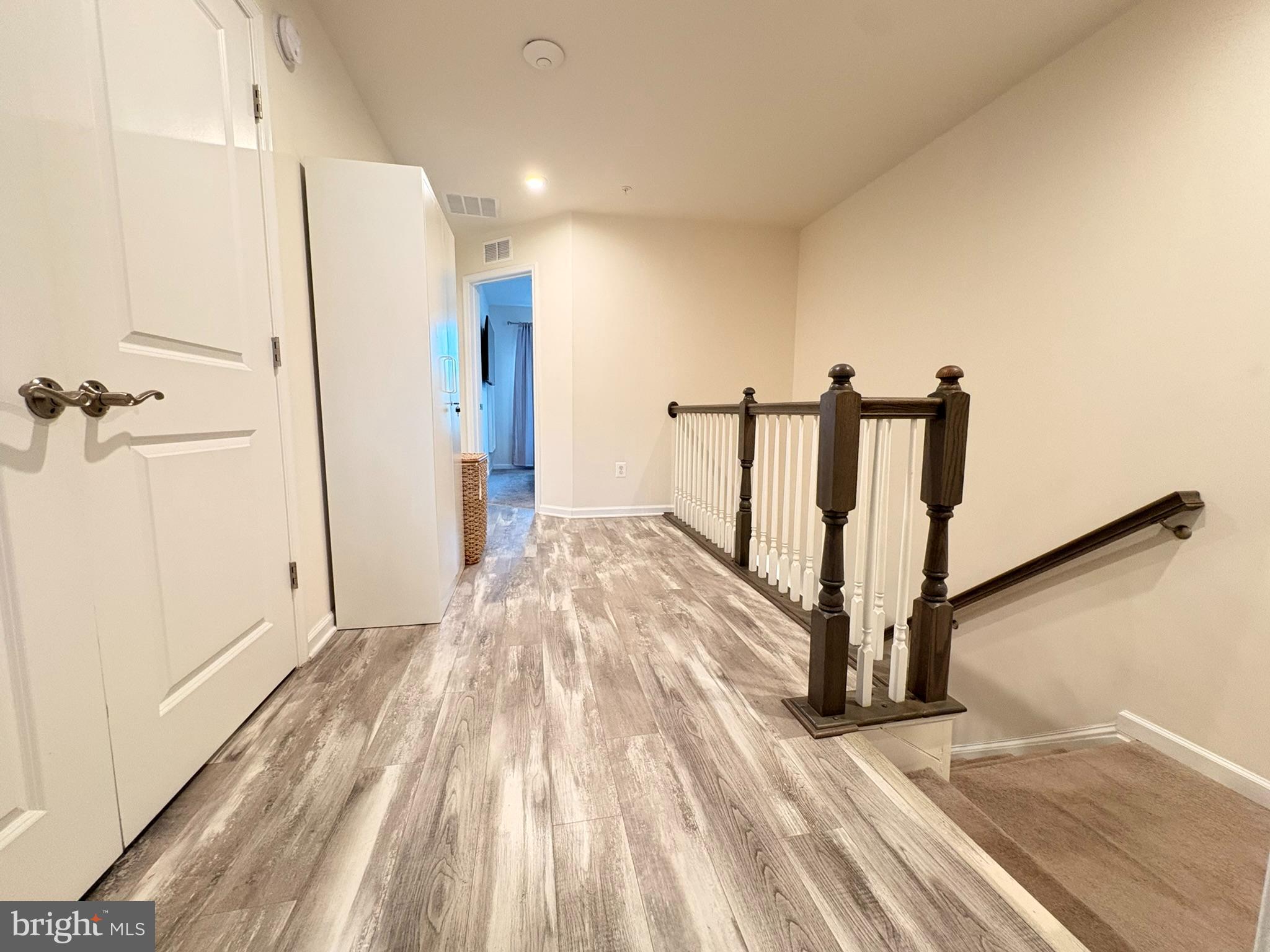 METRO POINTE - Residential