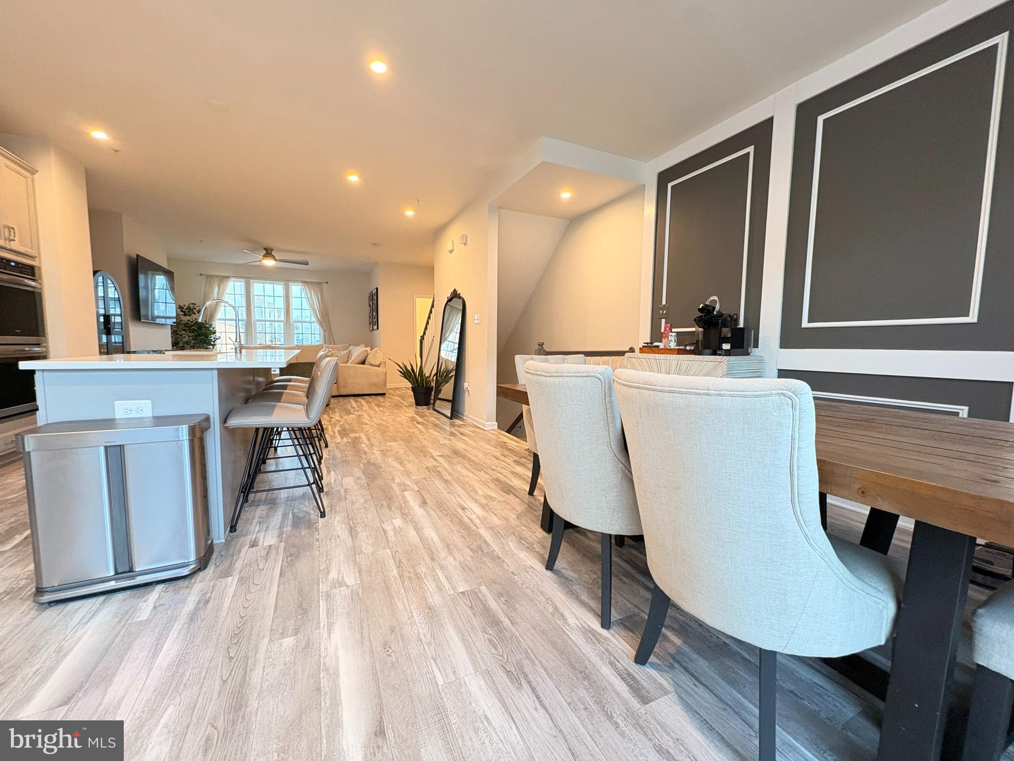 METRO POINTE - Residential