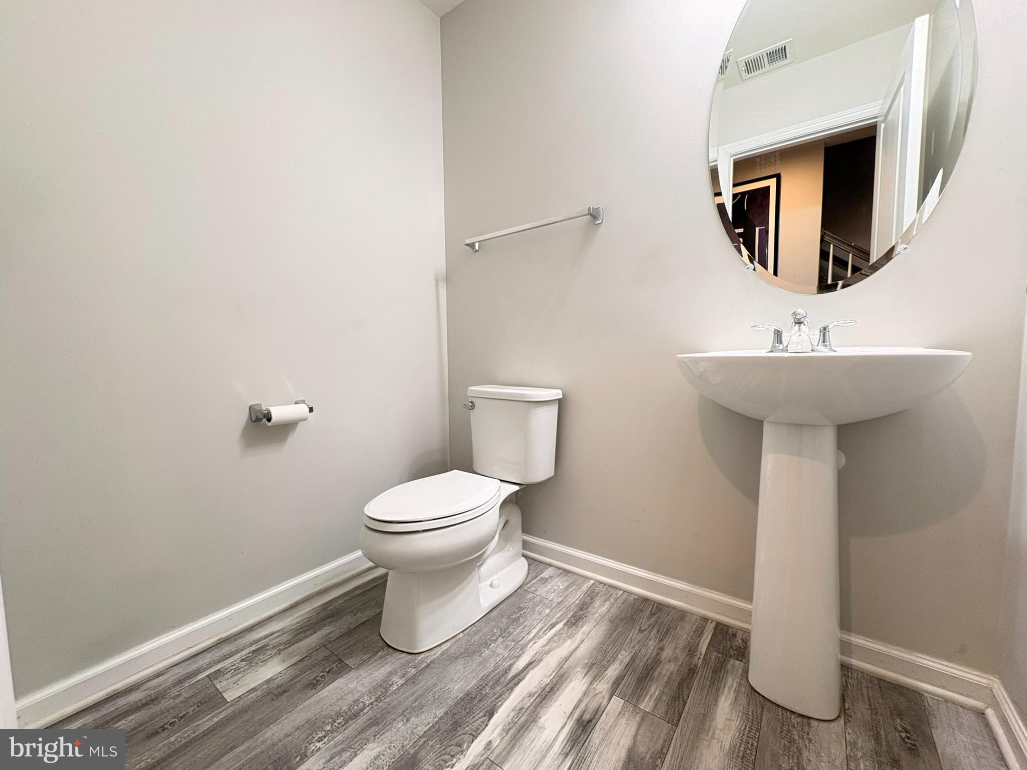 METRO POINTE - Residential