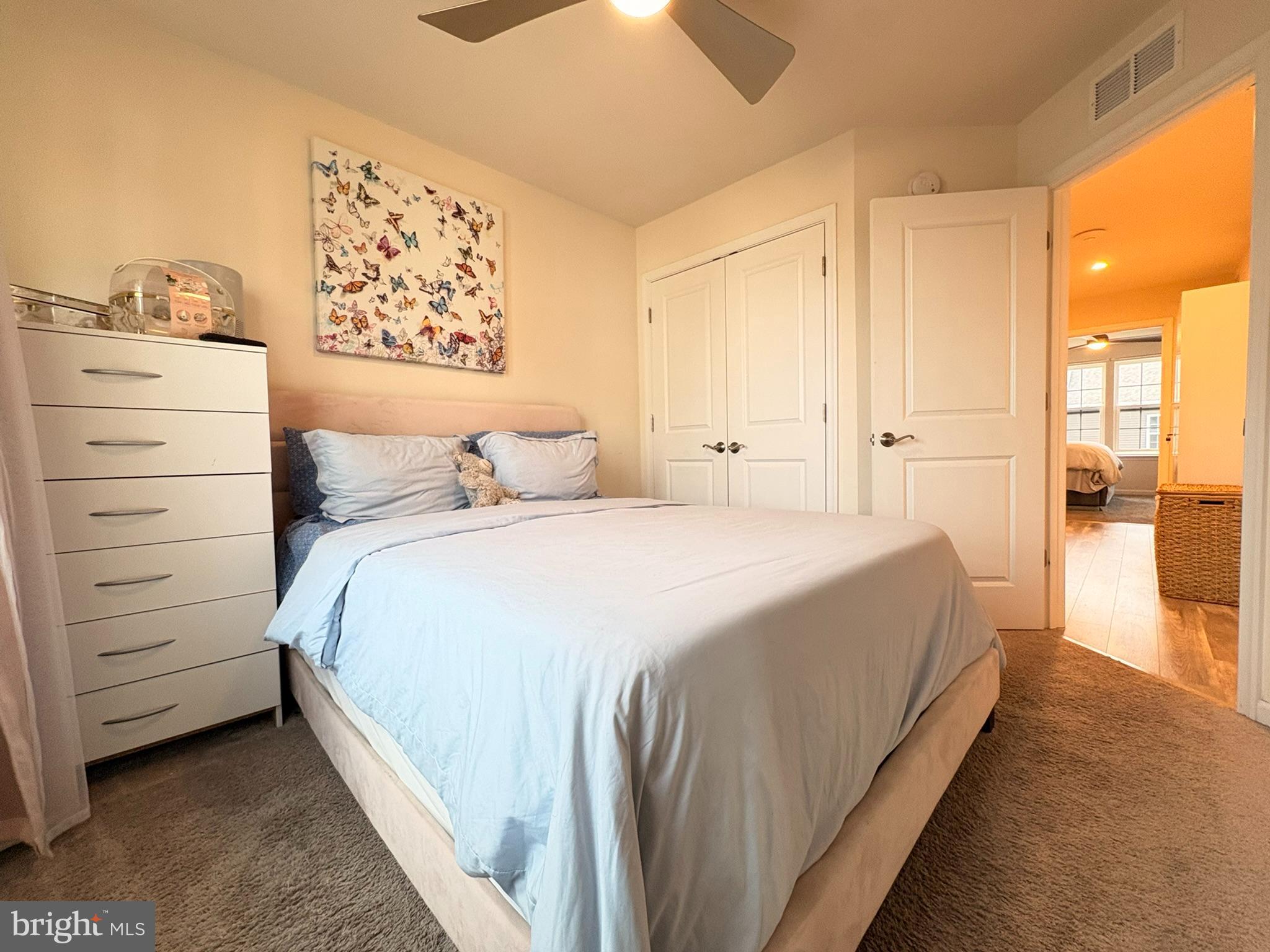 METRO POINTE - Residential