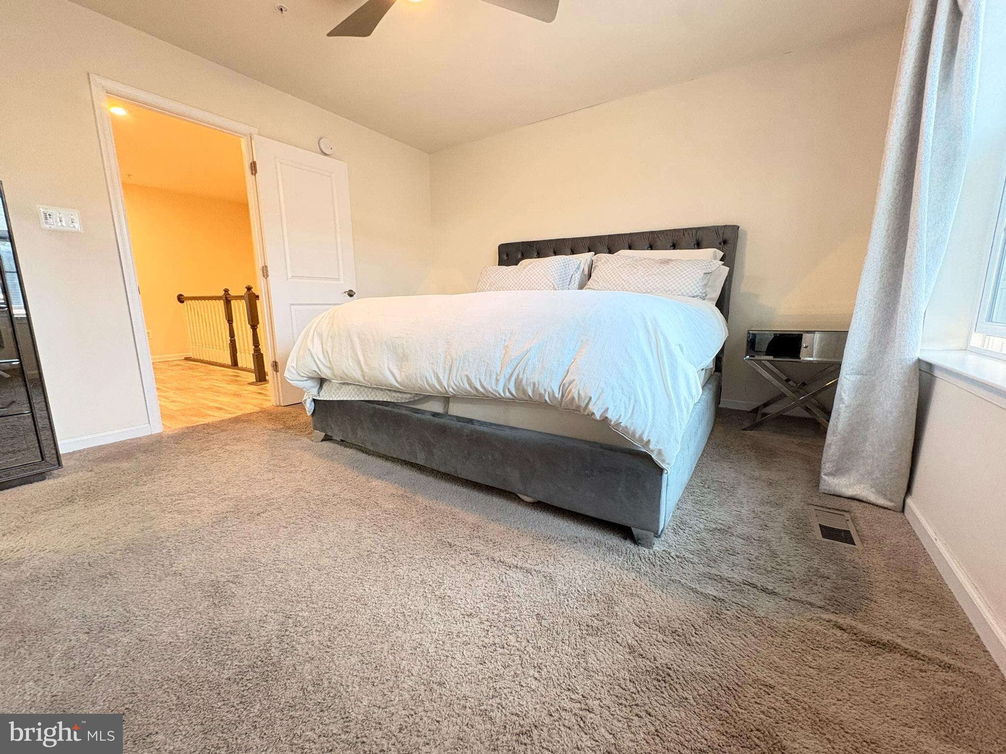 METRO POINTE - Residential