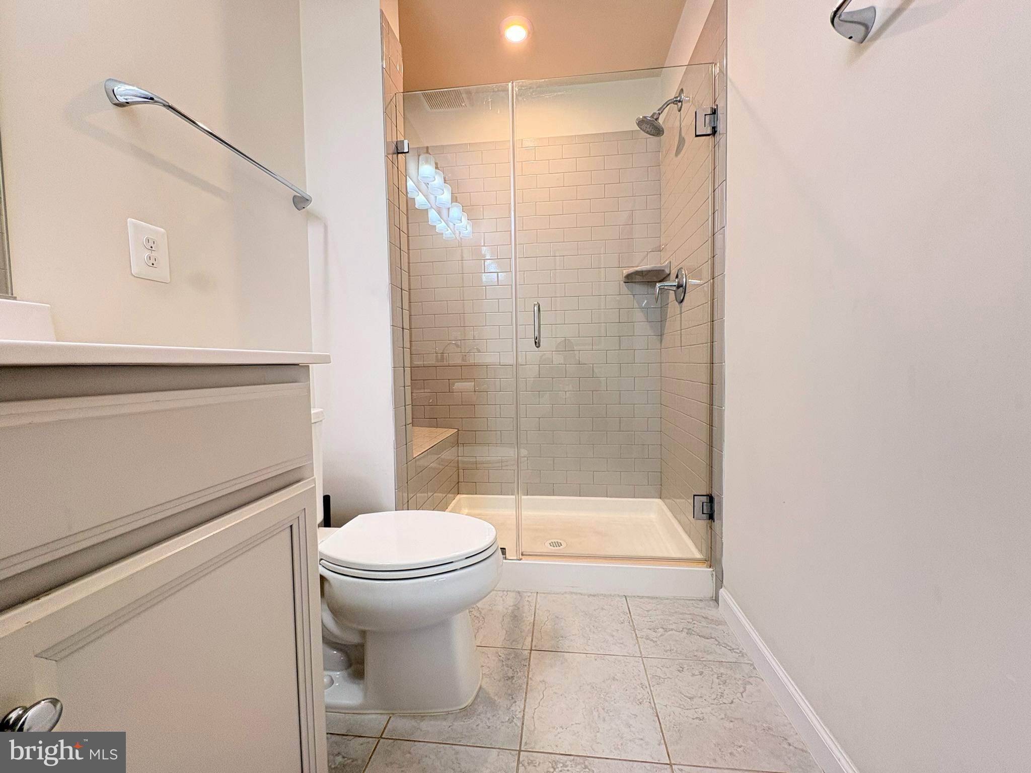 METRO POINTE - Residential