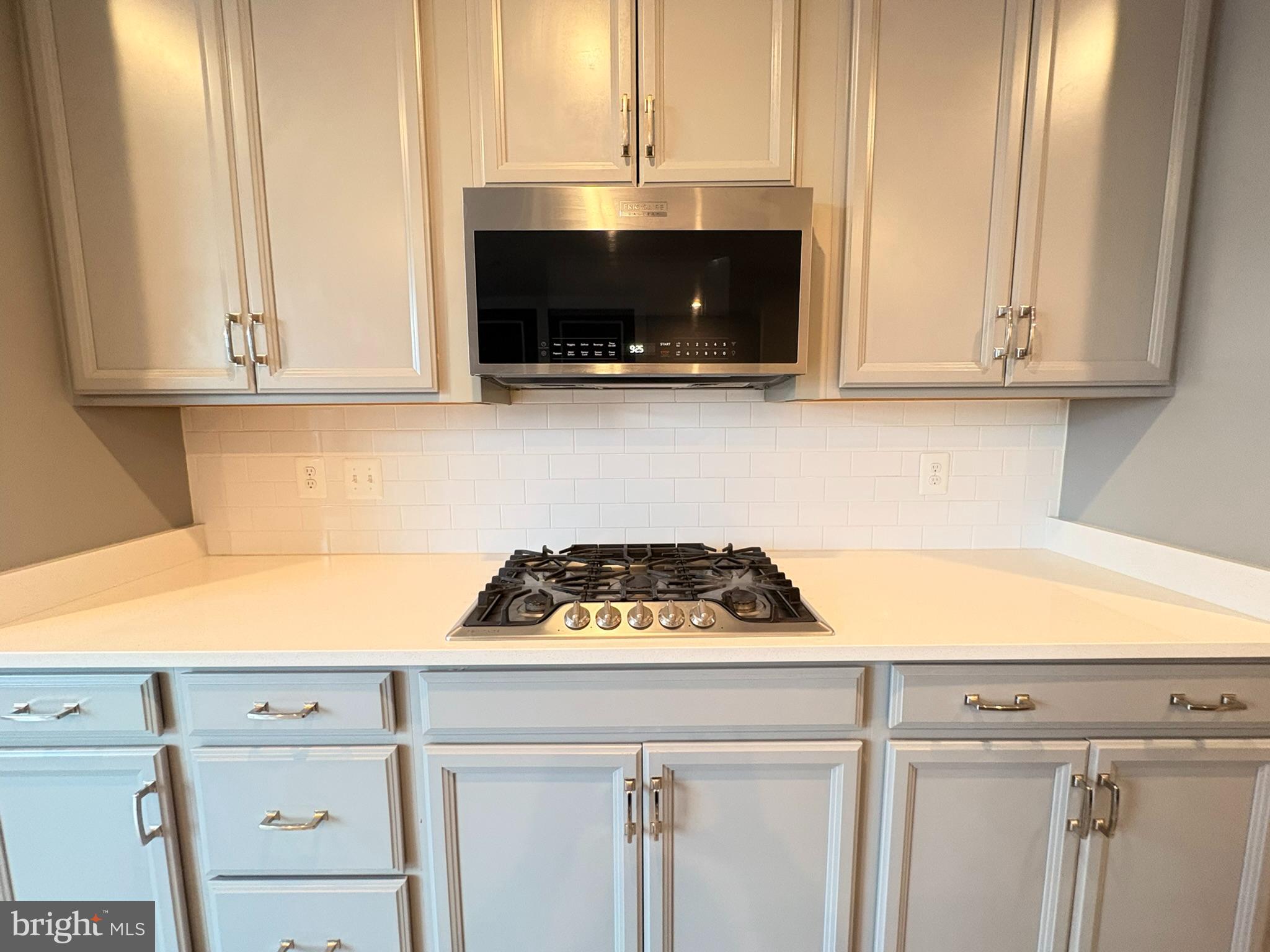 METRO POINTE - Residential