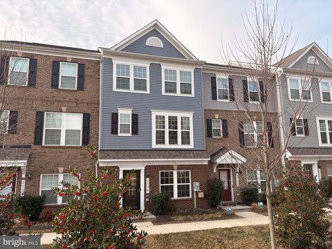 Photo of 2734 Pinebrook Road, LANDOVER, MD 20785 (MLS # MDPG2189946)