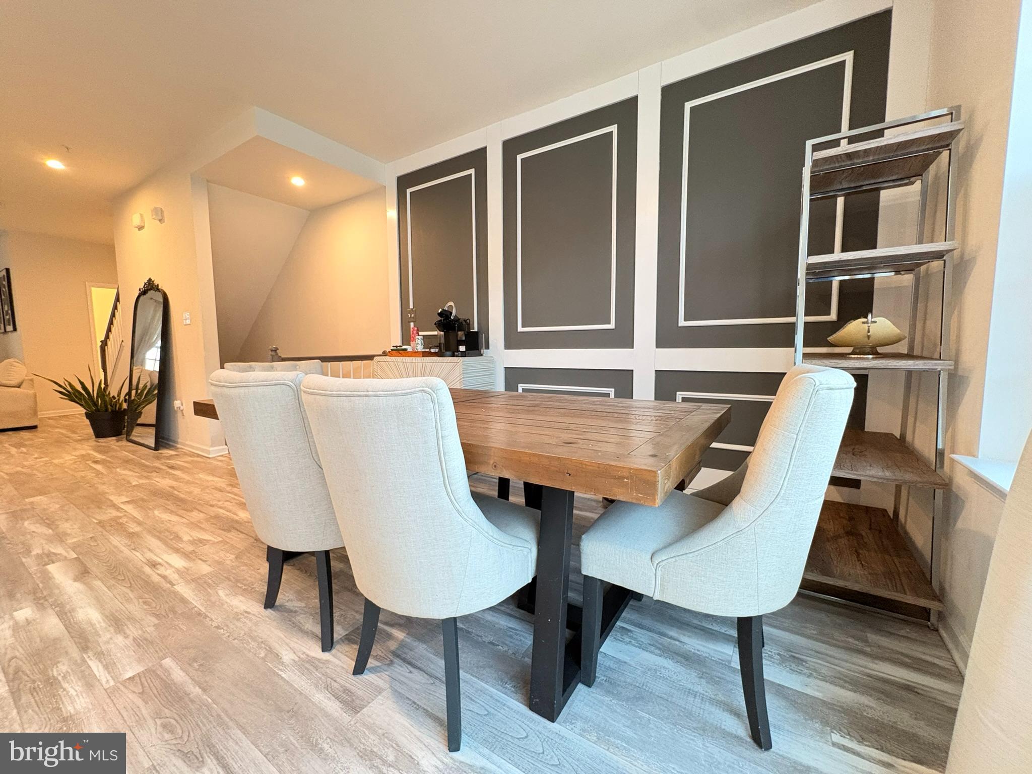 METRO POINTE - Residential