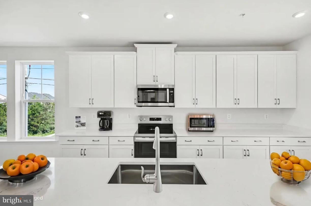 13704 AVIATION PLACE