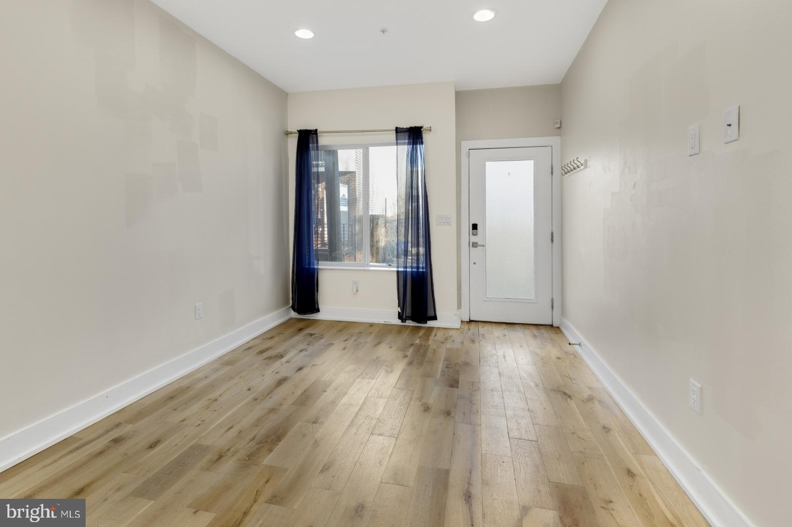 EAST KENSINGTON - Residential Lease