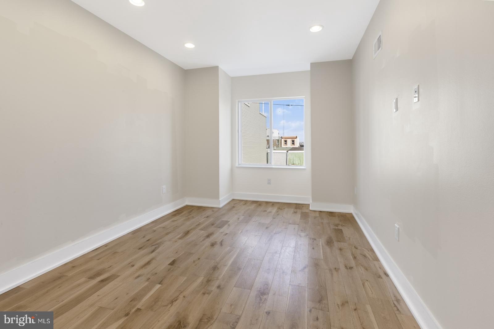 EAST KENSINGTON - Residential Lease