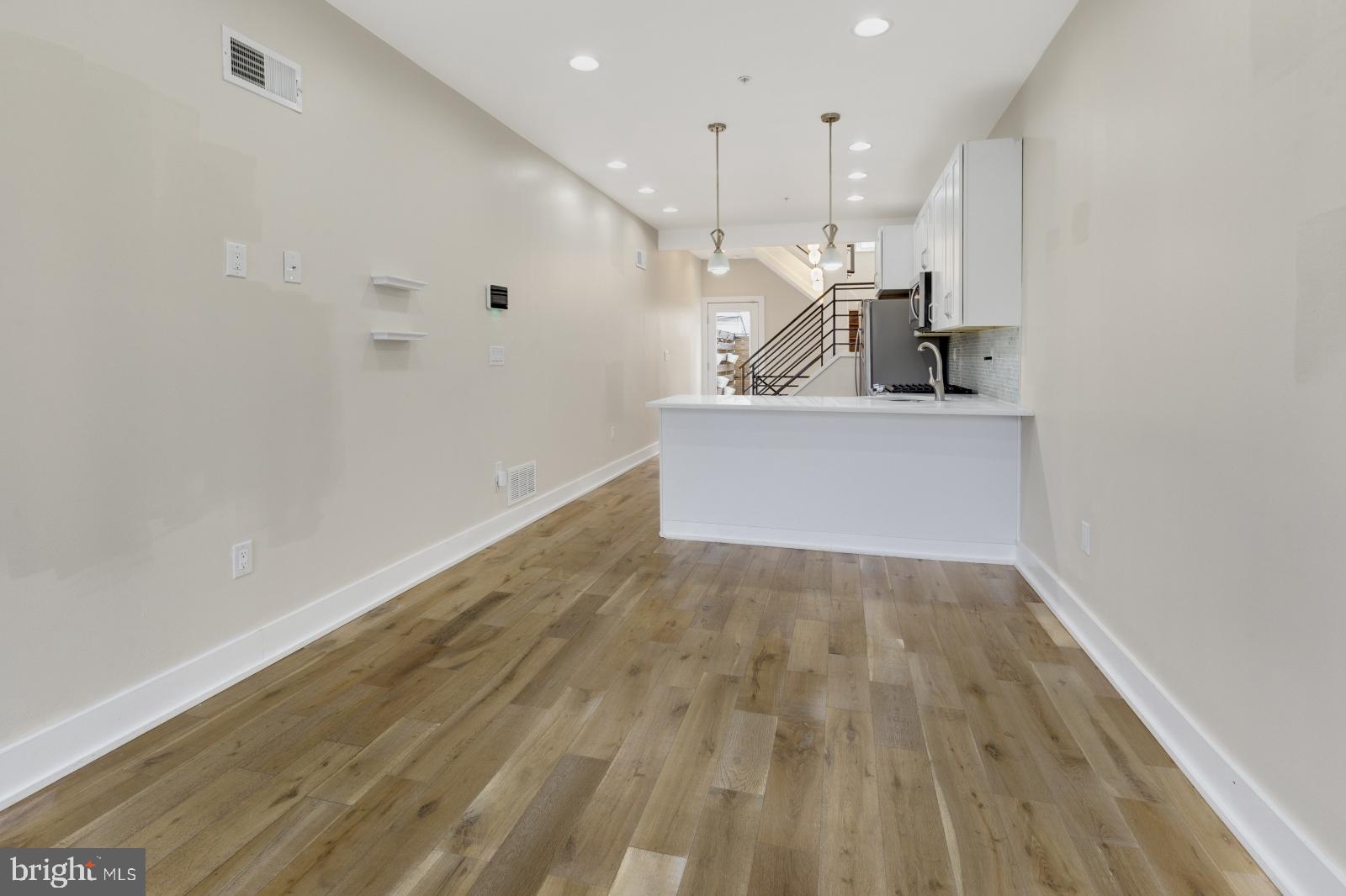 EAST KENSINGTON - Residential Lease