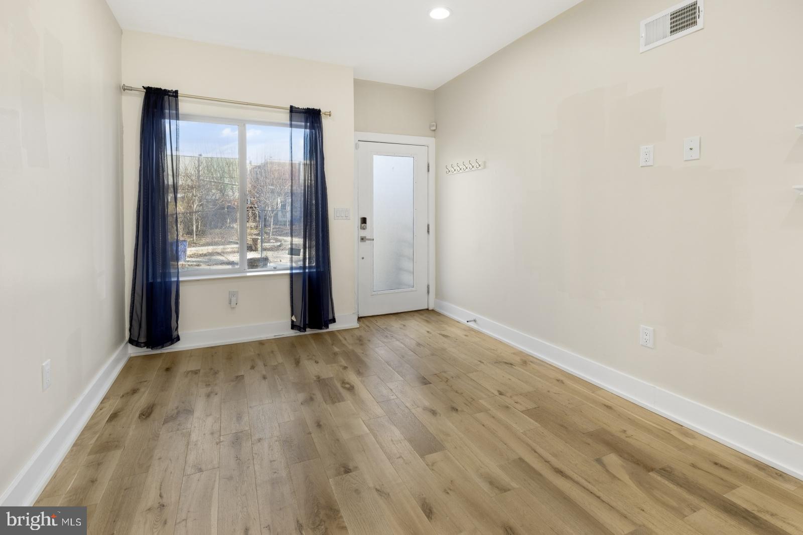 EAST KENSINGTON - Residential Lease