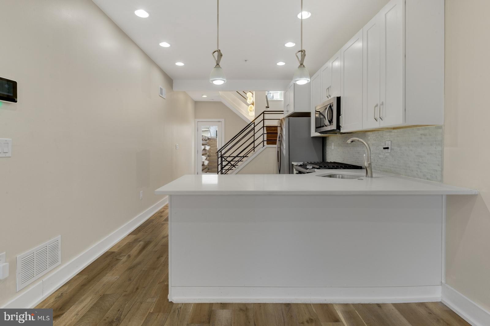 EAST KENSINGTON - Residential Lease