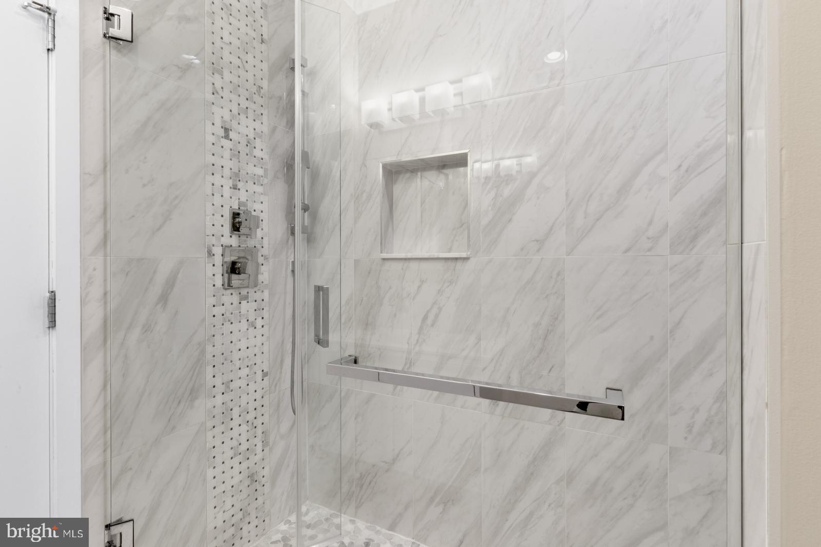 EAST KENSINGTON - Residential Lease