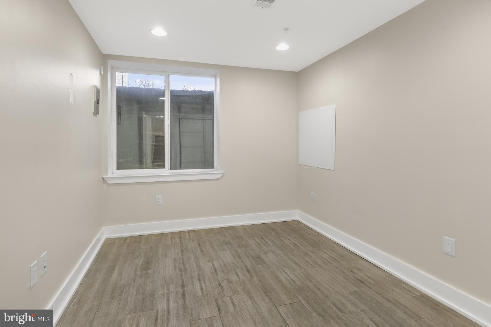 EAST KENSINGTON - Residential Lease