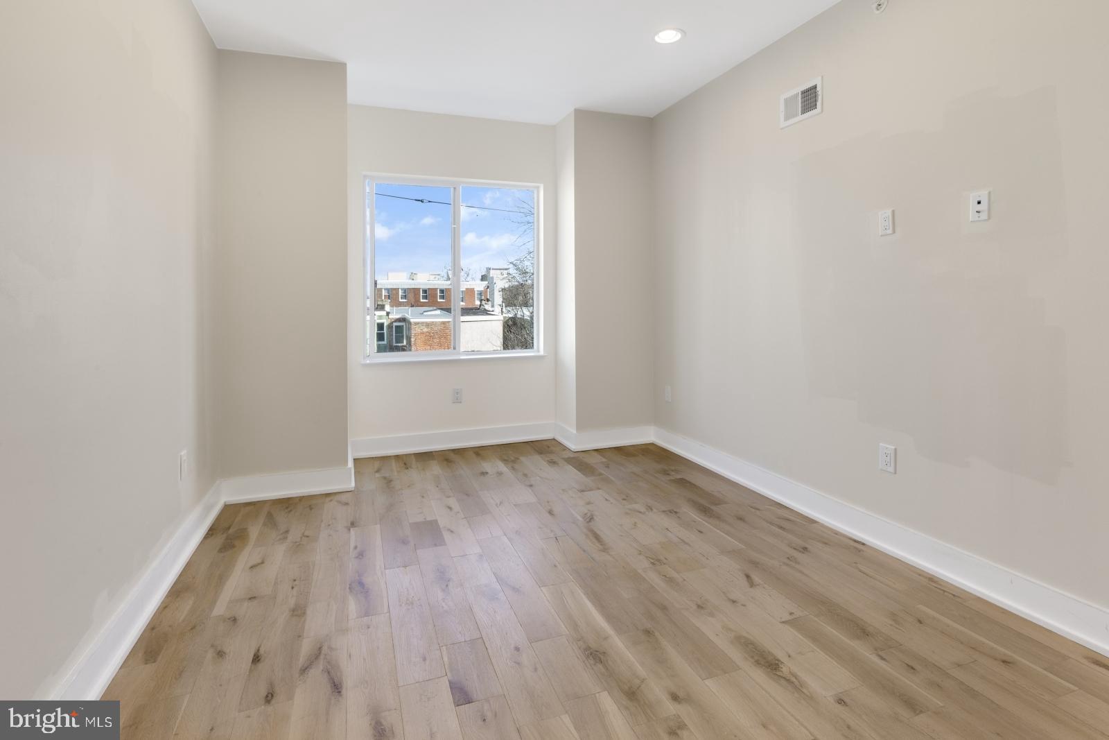 EAST KENSINGTON - Residential Lease