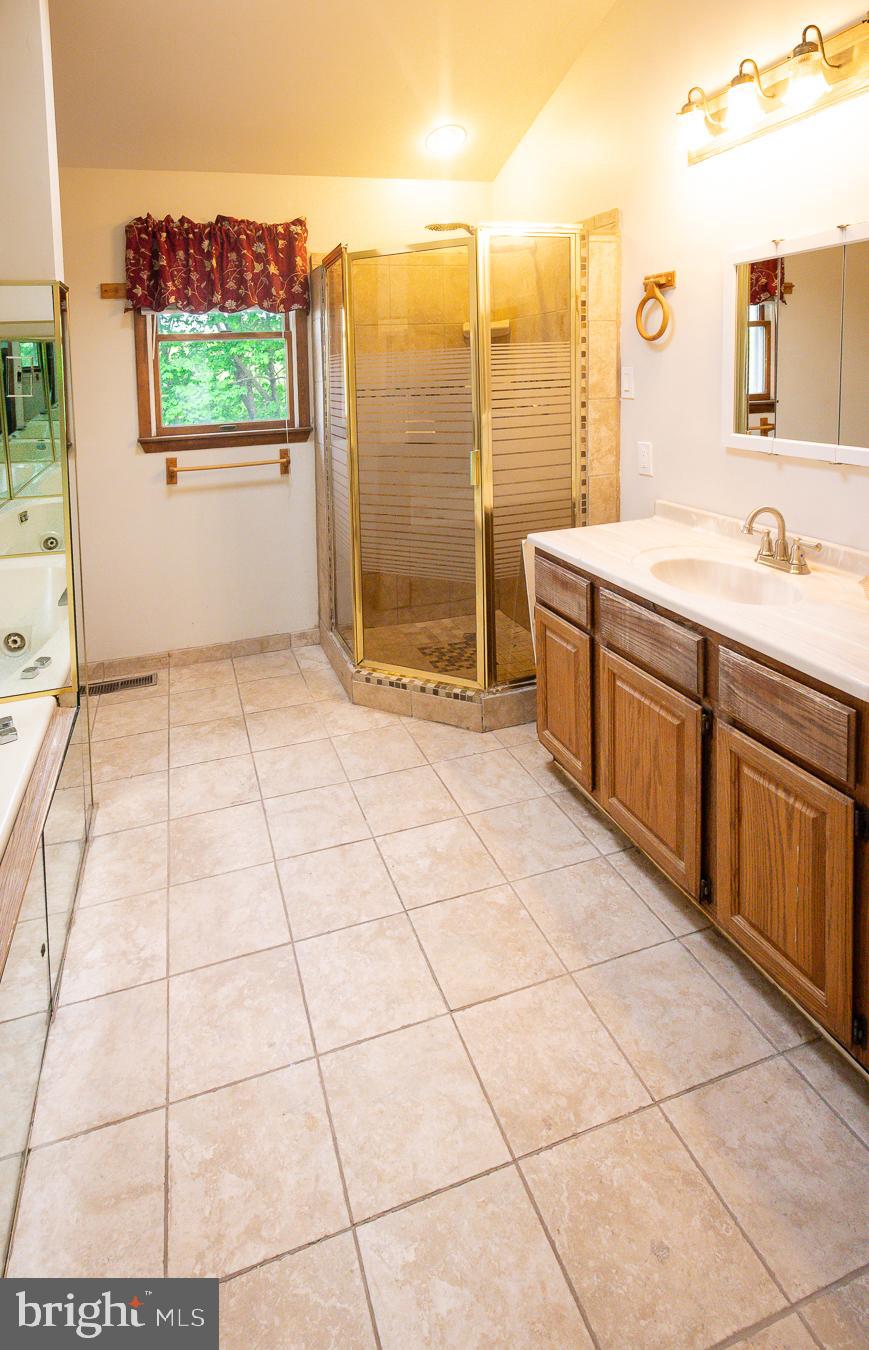 WILLOW RUN - Residential