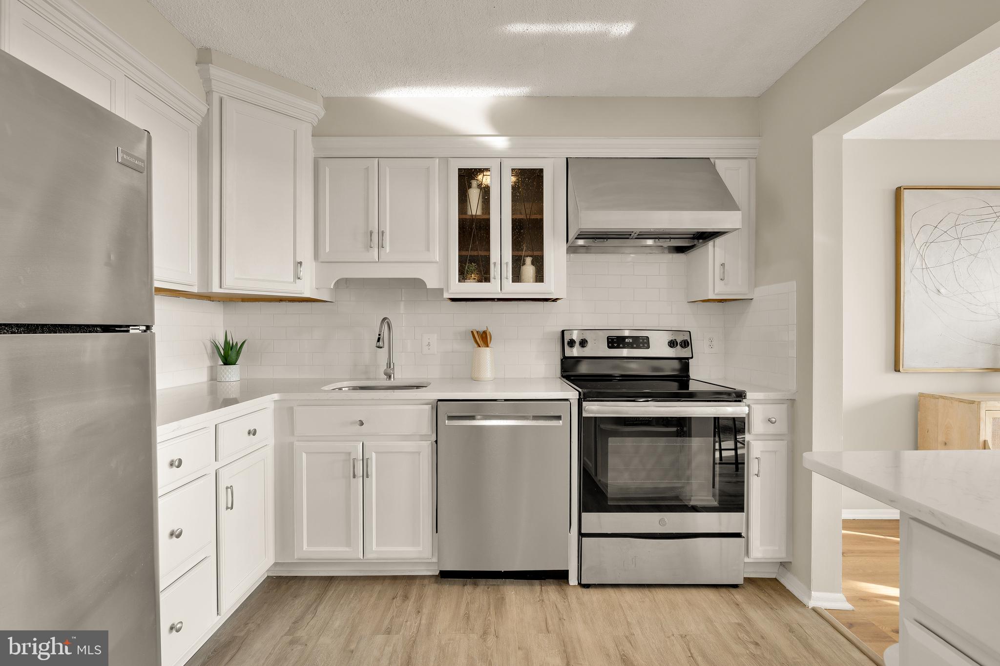 MCLEAN HOUSE NORTH - Residential