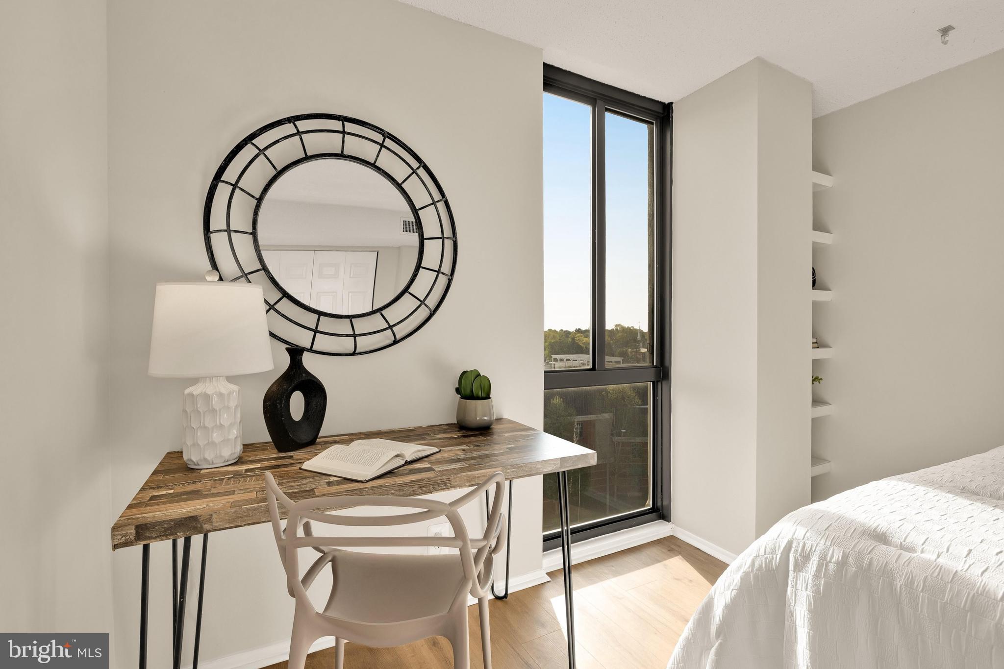 MCLEAN HOUSE NORTH - Residential