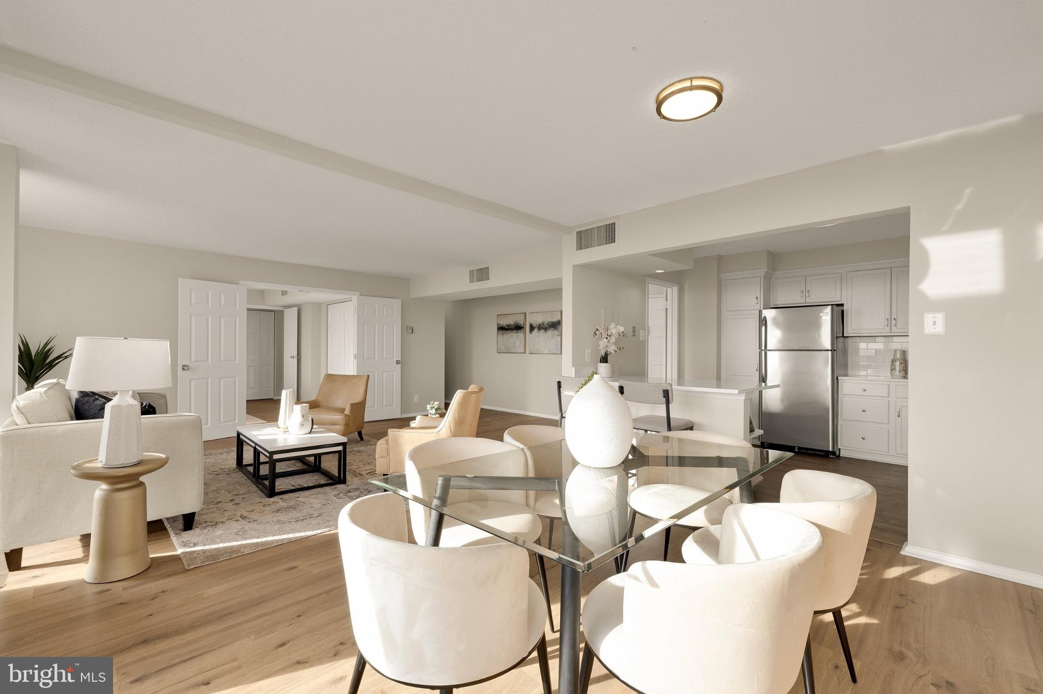 MCLEAN HOUSE NORTH - Residential