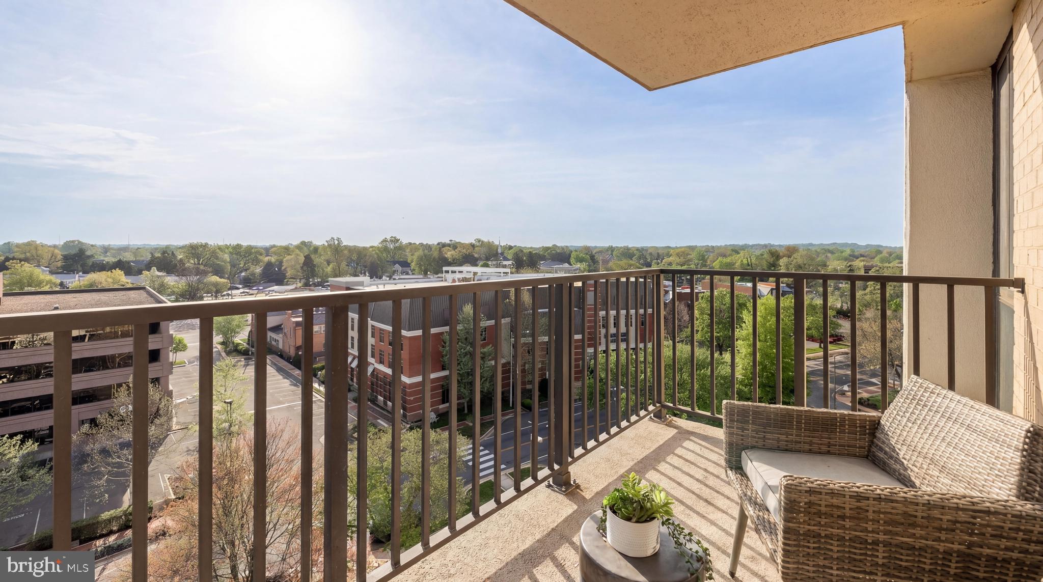 MCLEAN HOUSE NORTH - Residential