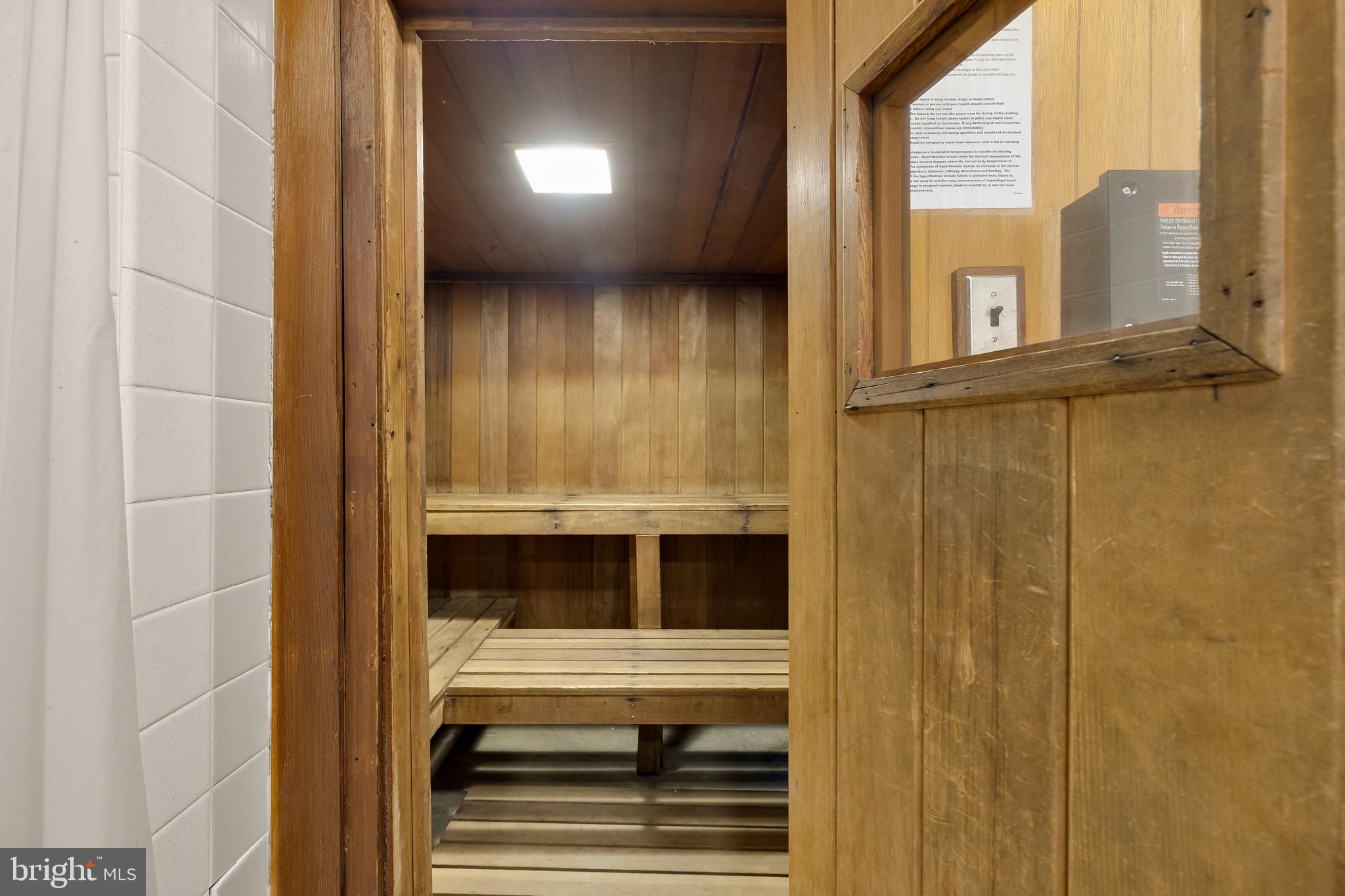 MCLEAN HOUSE NORTH - Residential