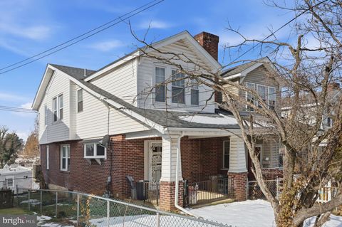 Townhouse For Sale - 734 Bullock Avenue<br/> LANSDOWNE, PA 19050
