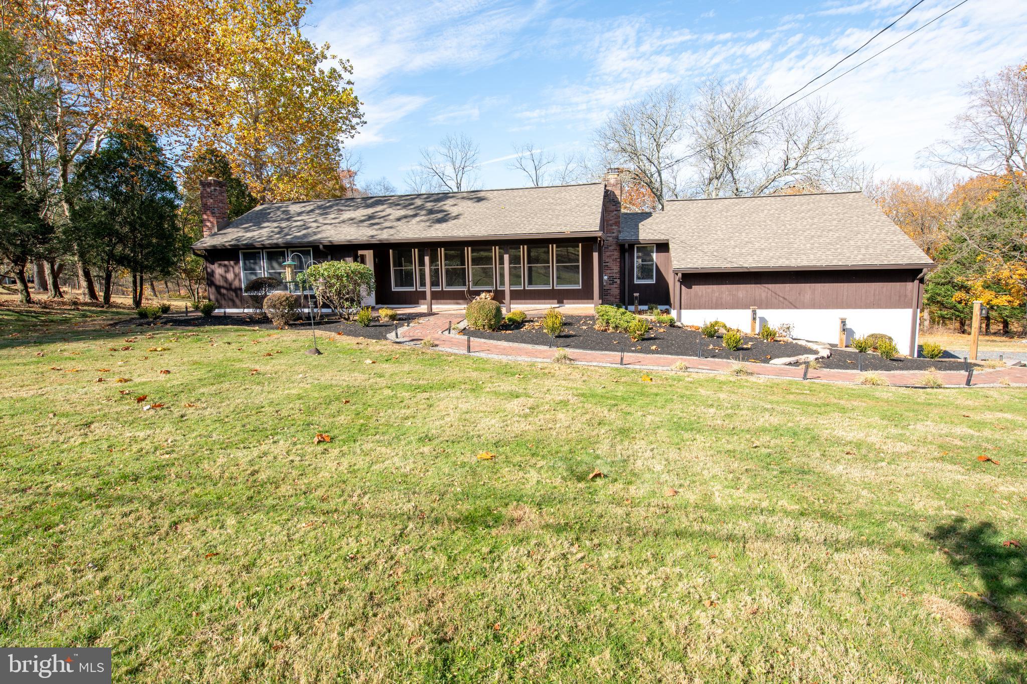 423 BROWNSBURG ROAD W