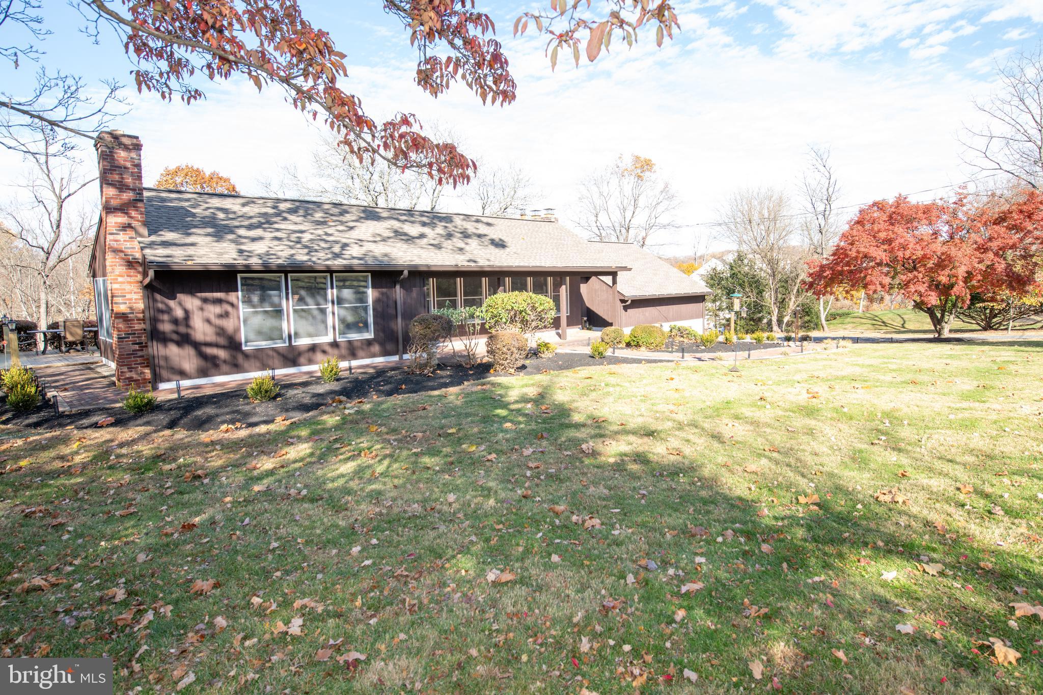 423 BROWNSBURG ROAD W