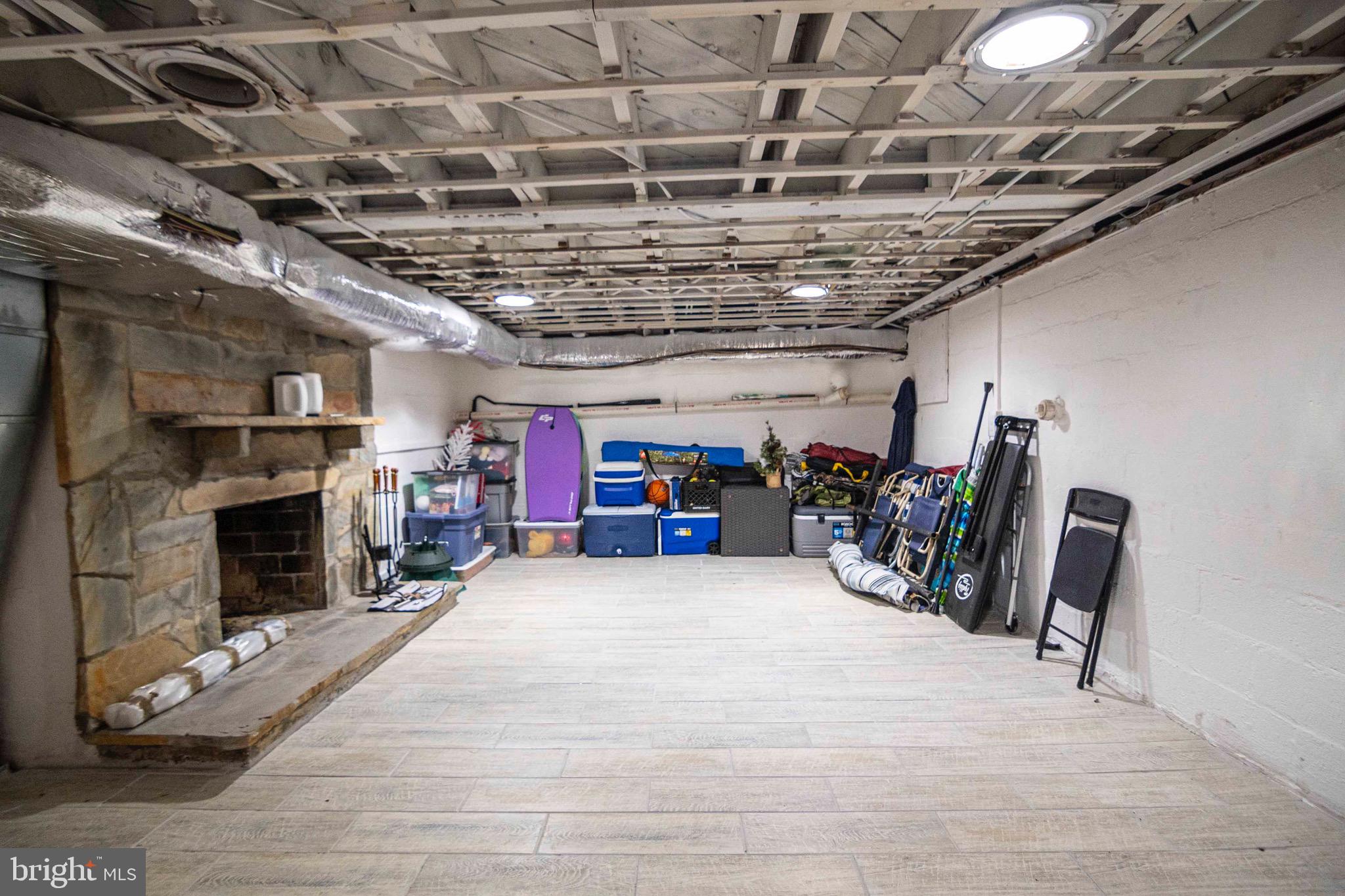 WOODSIDE - Residential