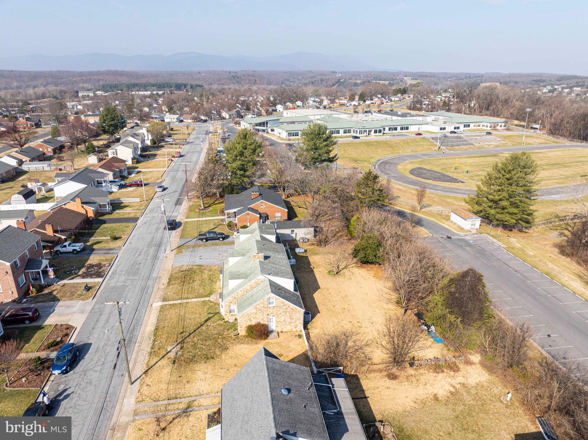 WOODSIDE - Residential