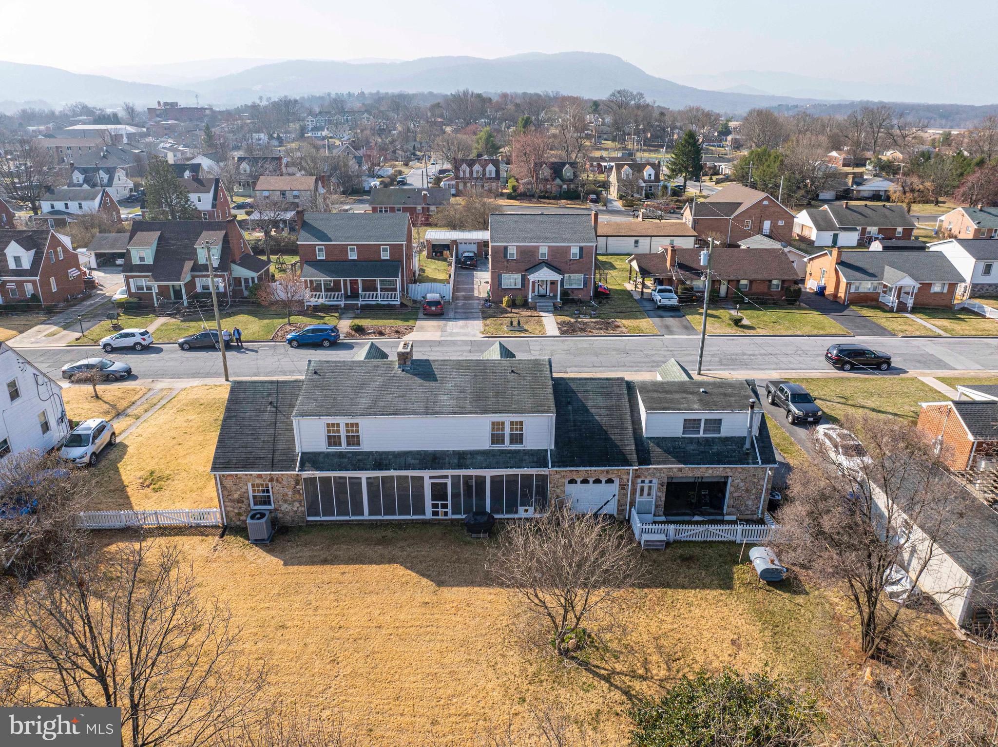 WOODSIDE - Residential