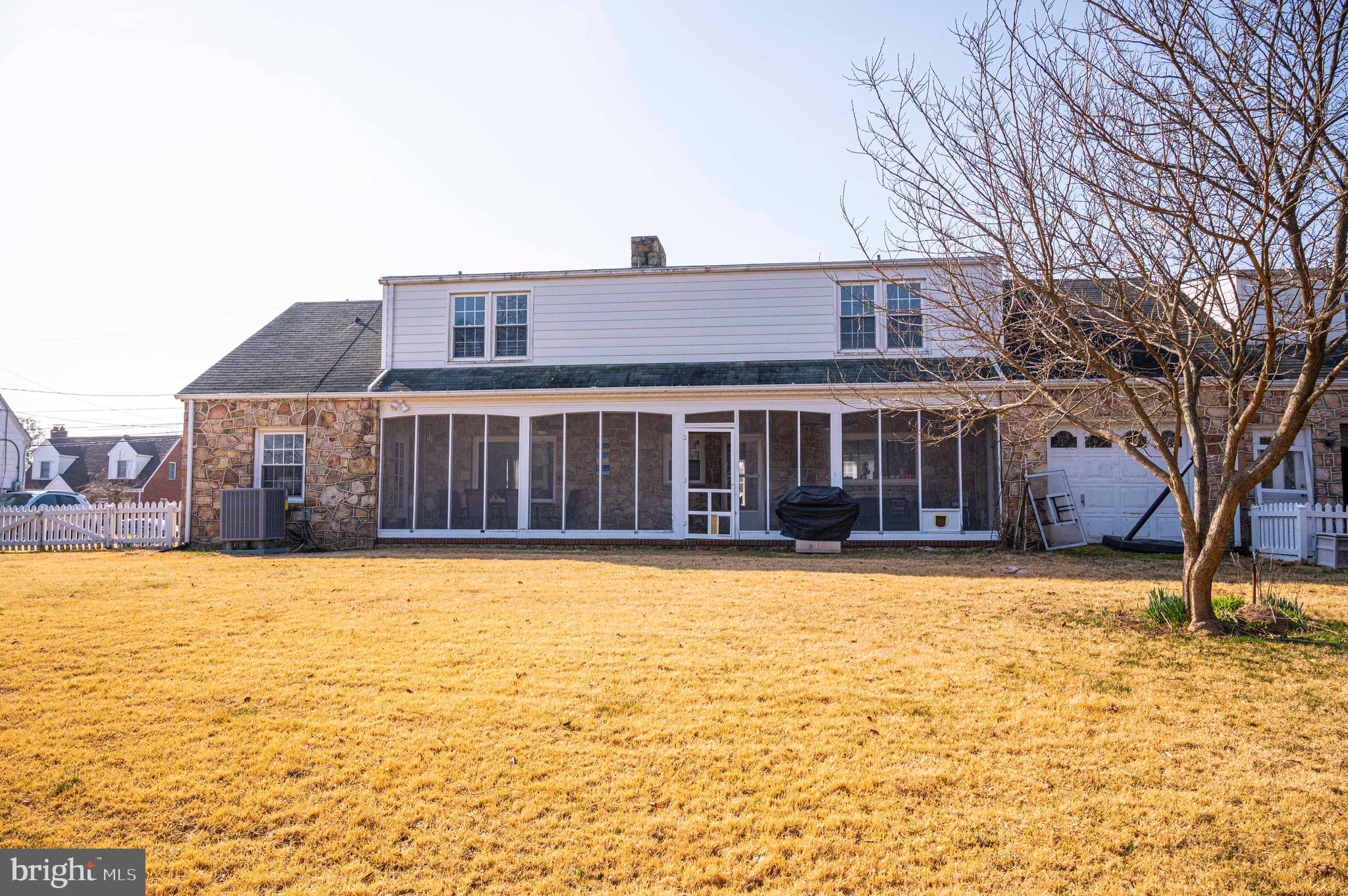 WOODSIDE - Residential