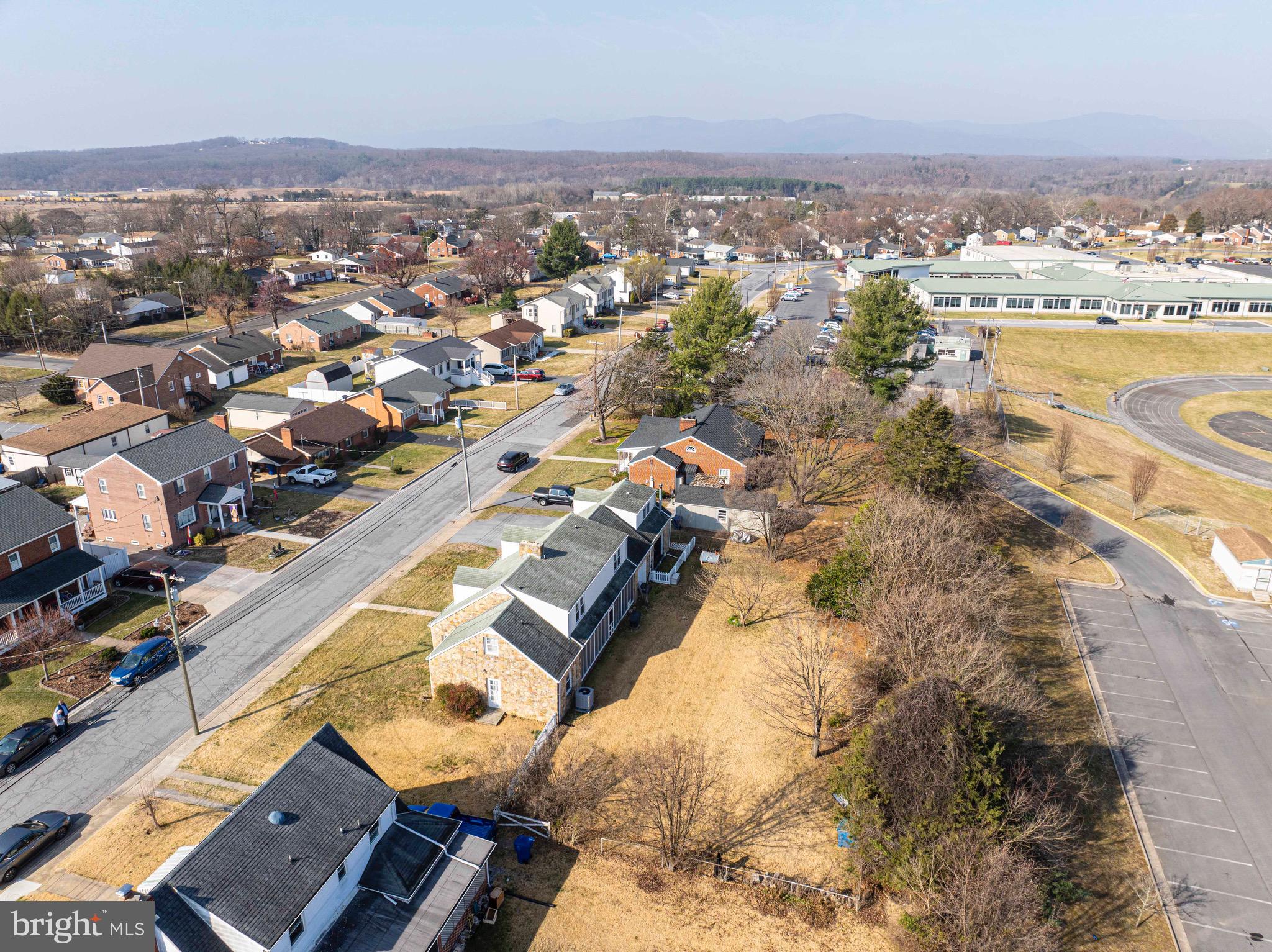 WOODSIDE - Residential