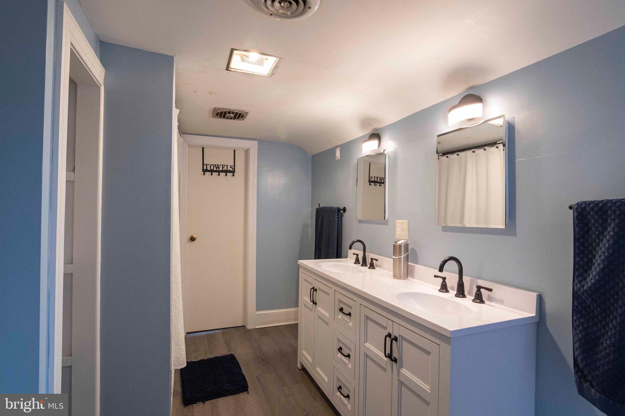 WOODSIDE - Residential