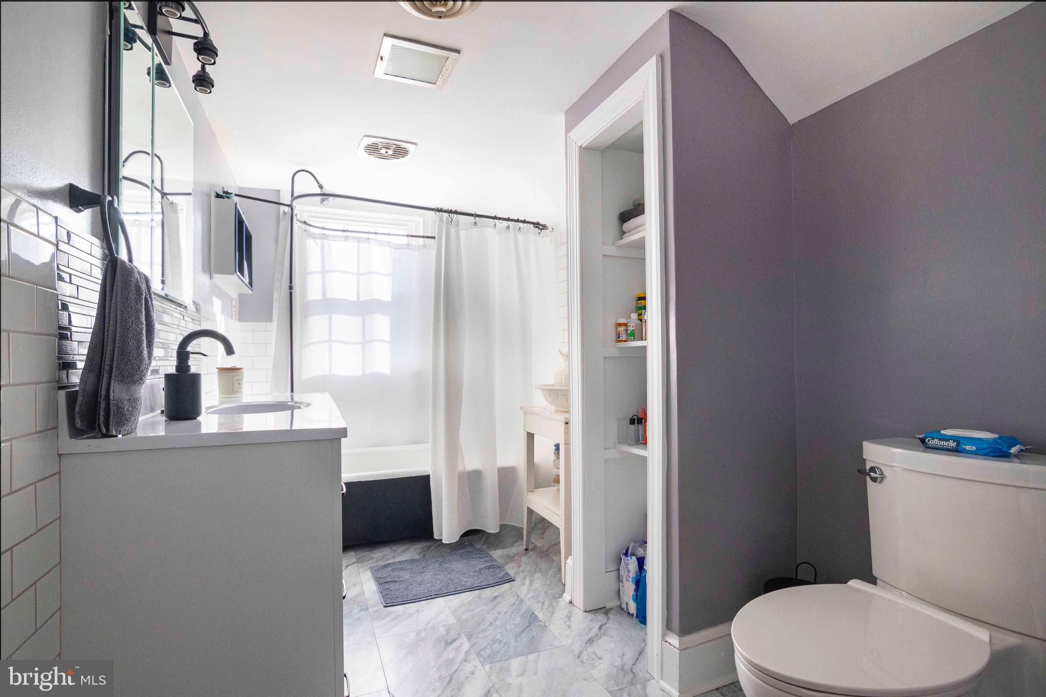 WOODSIDE - Residential