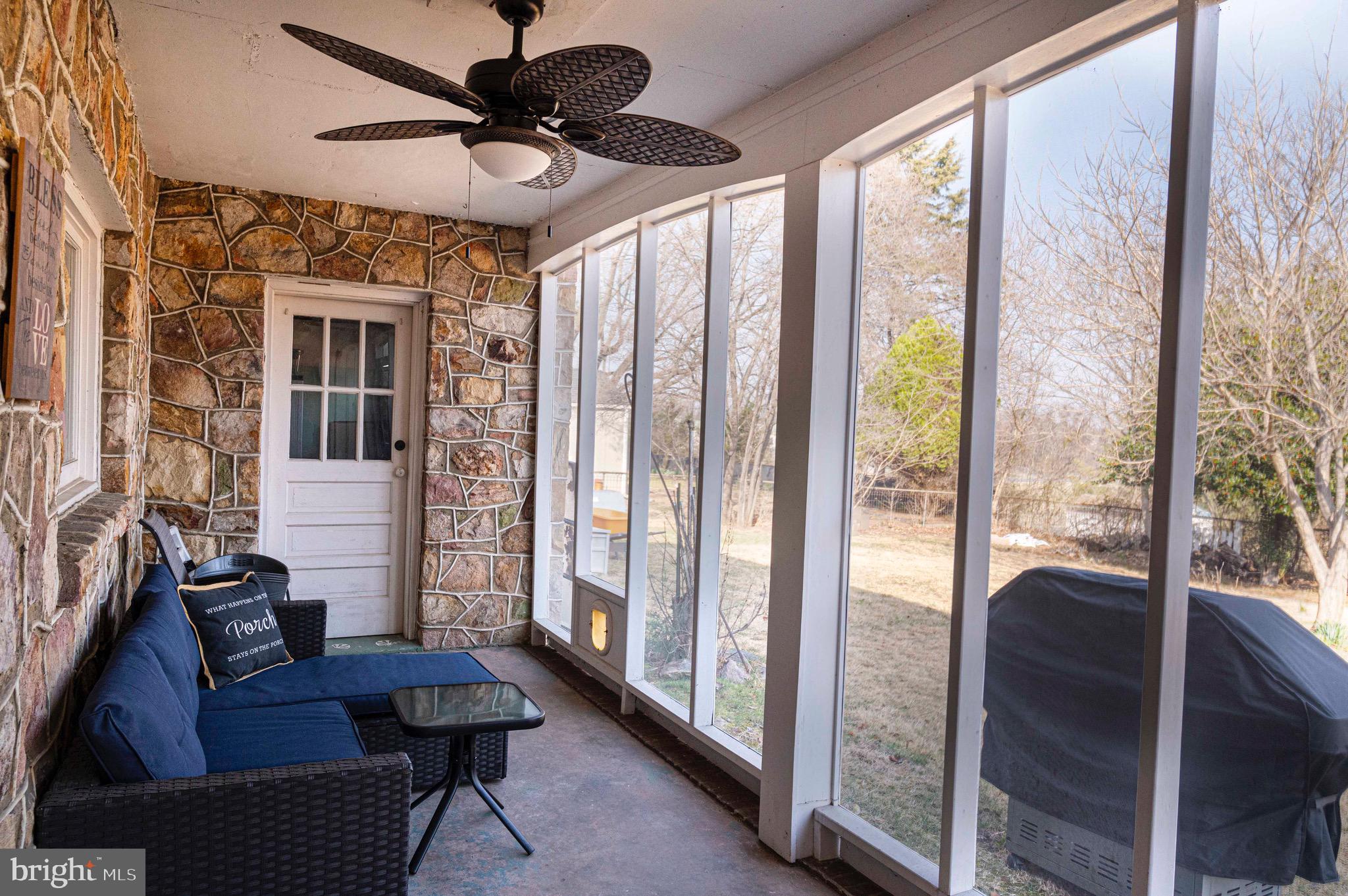 WOODSIDE - Residential