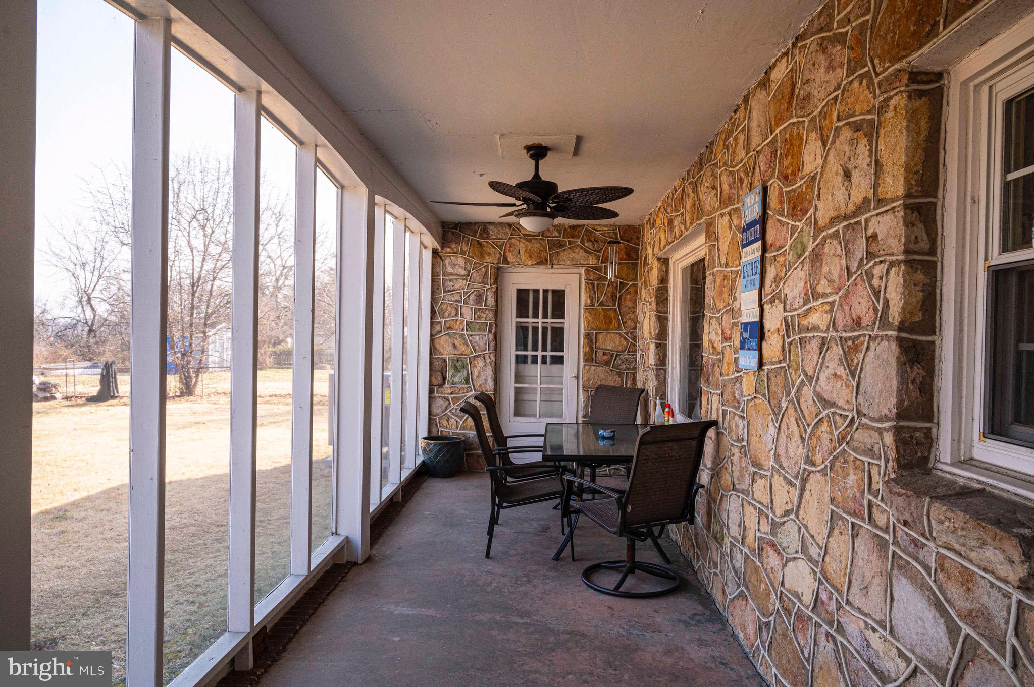 WOODSIDE - Residential