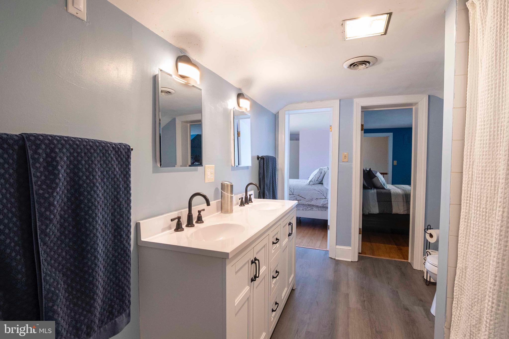 WOODSIDE - Residential