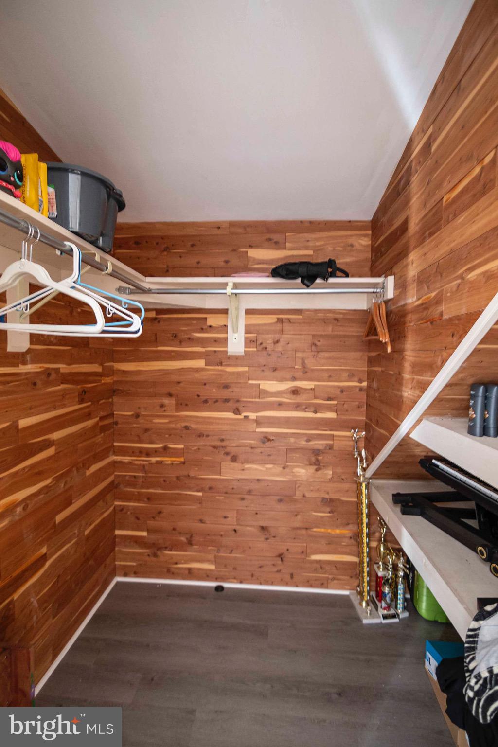 WOODSIDE - Residential