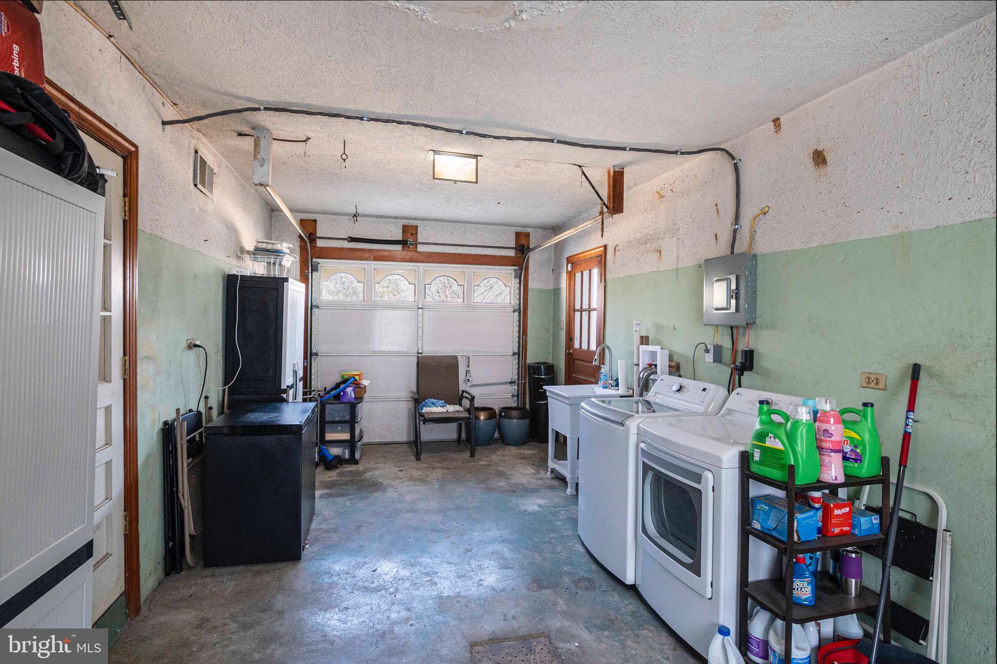 WOODSIDE - Residential