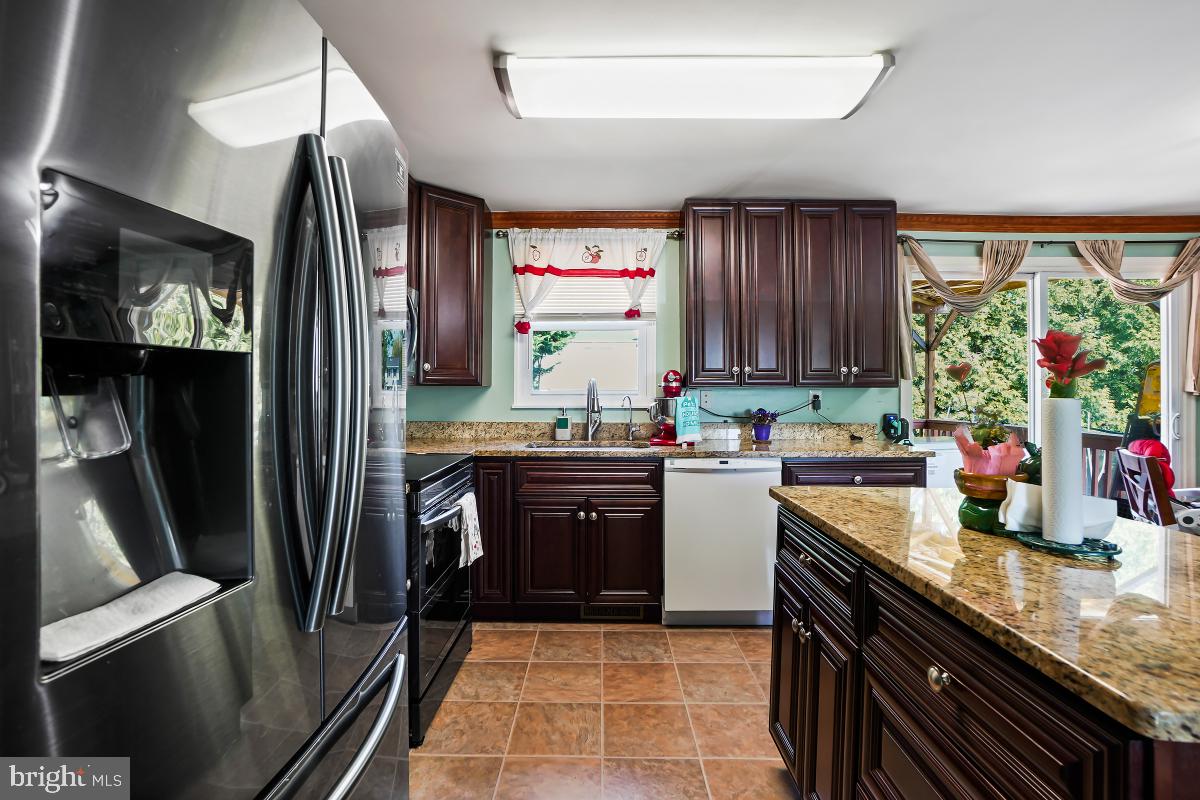 AMBER MEADOWS - Residential