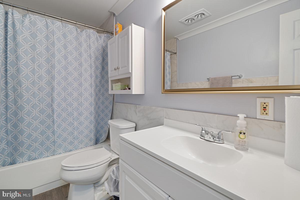 AMBER MEADOWS - Residential