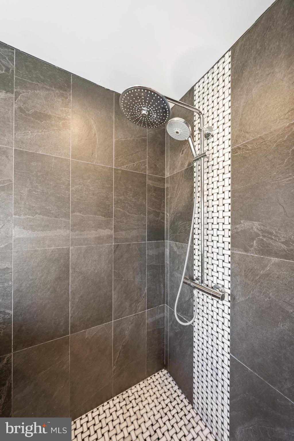 WASHINGTON CROSSING - Residential