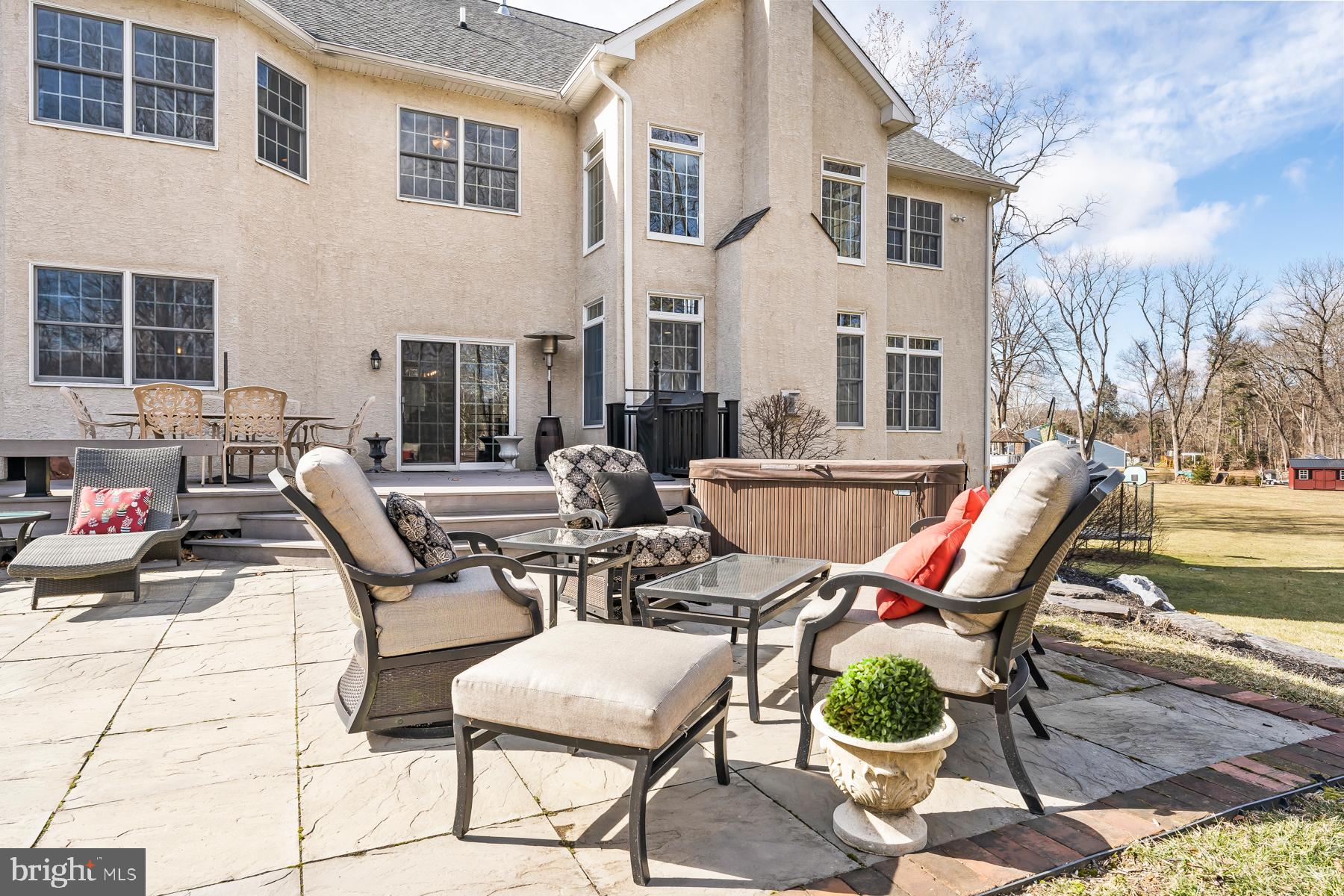 WASHINGTON CROSSING - Residential